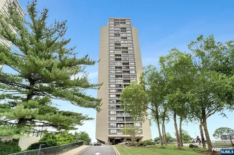 5 Horizon Road Fort Lee NJ 07024