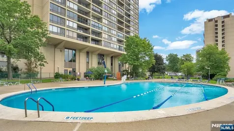 5 Horizon Road Fort Lee NJ 07024