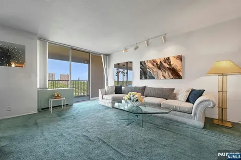 5 Horizon Road Fort Lee NJ 07024
