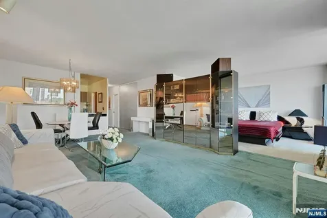 5 Horizon Road Fort Lee NJ 07024