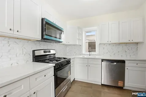 91 Willoughby Street Newark NJ 07112