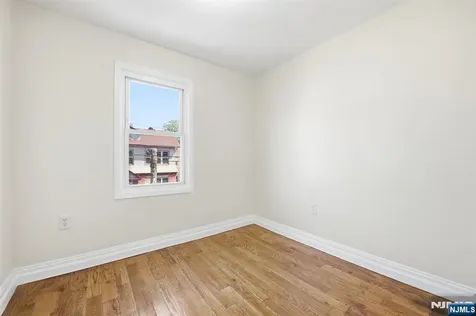91 Willoughby Street Newark NJ 07112