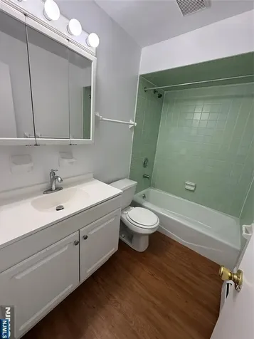 1276 River Road Edgewater NJ 07020