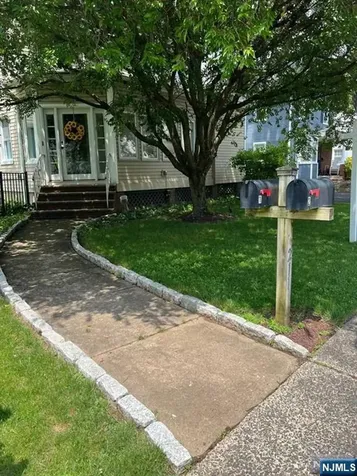211 Paterson Avenue Midland Park NJ 07432