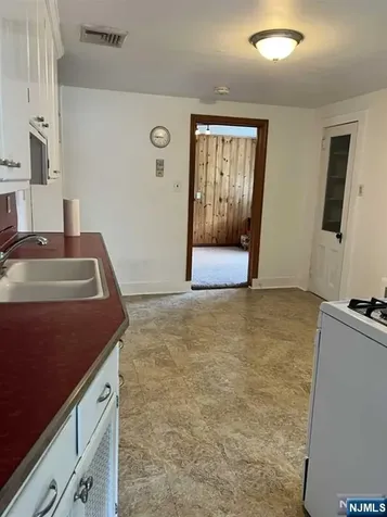 211 Paterson Avenue Midland Park NJ 07432