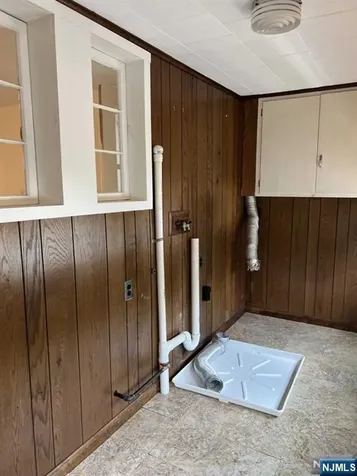211 Paterson Avenue Midland Park NJ 07432