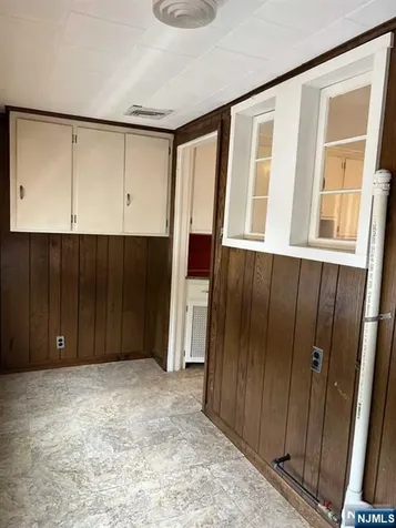 211 Paterson Avenue Midland Park NJ 07432