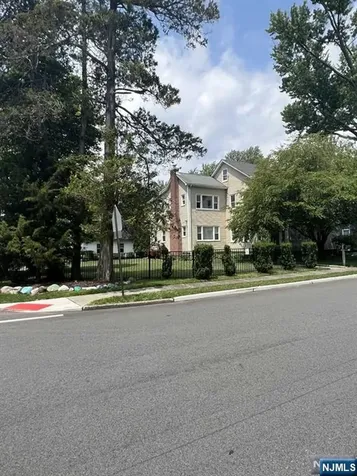 211 Paterson Avenue Midland Park NJ 07432