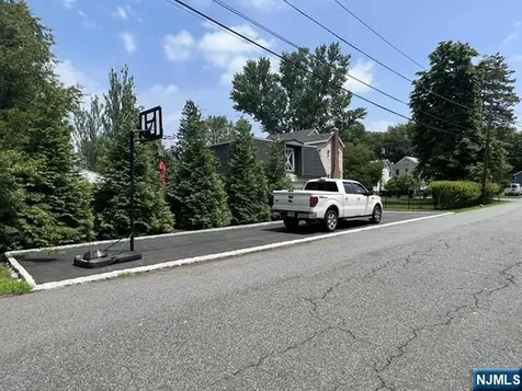 211 Paterson Avenue Midland Park NJ 07432