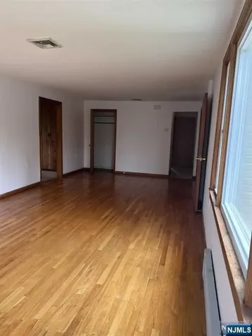 211 Paterson Avenue Midland Park NJ 07432