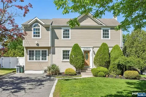 172 Concord Drive River Edge NJ 07661
