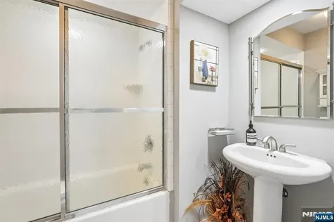 172 Concord Drive River Edge NJ 07661