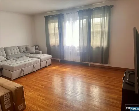239 Riverview Place Cliffside Park NJ 07010