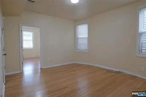 84 Scheerer Avenue Newark NJ 07112