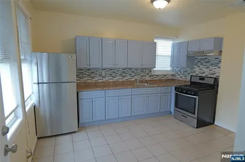 84 Scheerer Avenue Newark NJ 07112