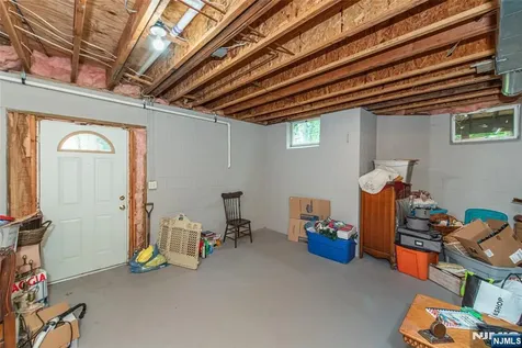 37 Thomas Wayne NJ 07470