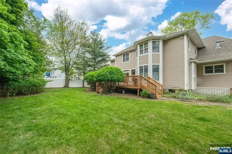 37 Thomas Wayne NJ 07470