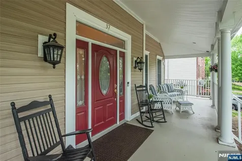 37 Thomas Wayne NJ 07470
