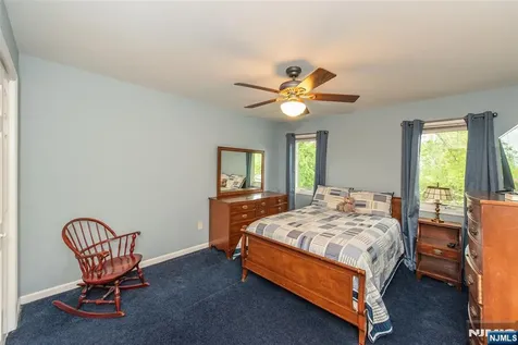 37 Thomas Wayne NJ 07470