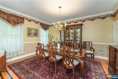 37 Thomas Wayne NJ 07470