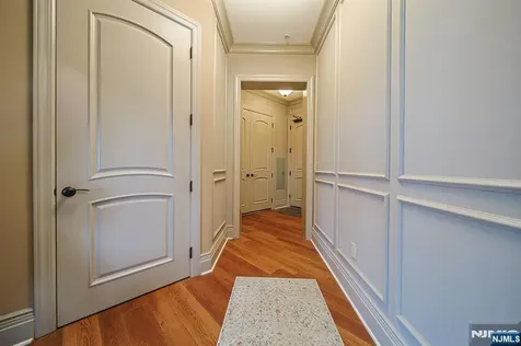 1302 The Plaza Tenafly NJ 07670