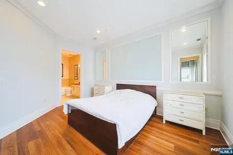 1302 The Plaza Tenafly NJ 07670