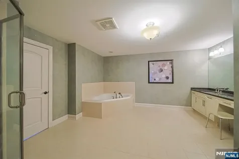 1302 The Plaza Tenafly NJ 07670