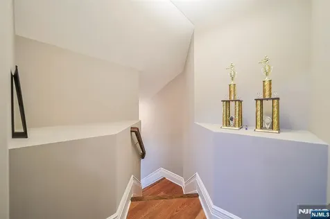 1302 The Plaza Tenafly NJ 07670