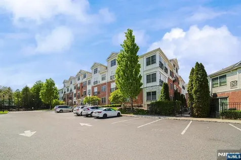 1302 The Plaza Tenafly NJ 07670
