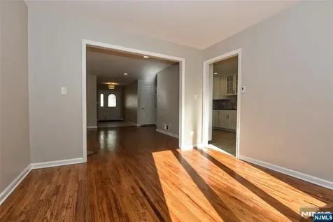 5 Hansen Place Wayne NJ 07470
