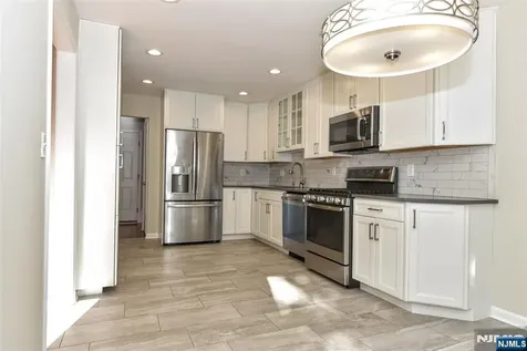 5 Hansen Place Wayne NJ 07470