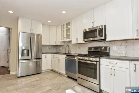 5 Hansen Place Wayne NJ 07470