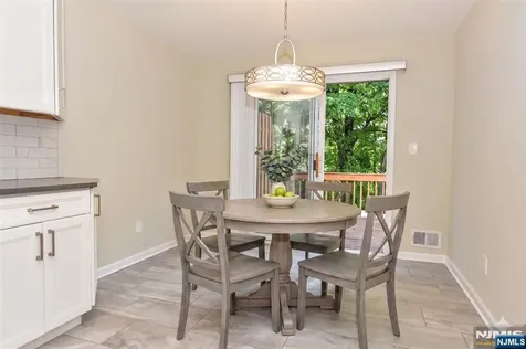 5 Hansen Place Wayne NJ 07470