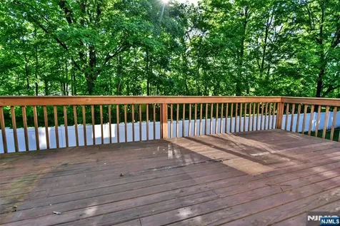 5 Hansen Place Wayne NJ 07470