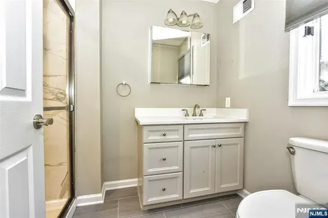 5 Hansen Place Wayne NJ 07470