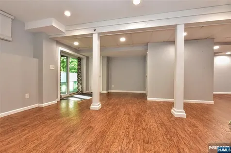 5 Hansen Place Wayne NJ 07470