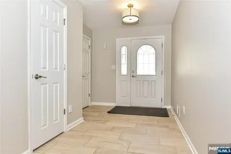 5 Hansen Place Wayne NJ 07470