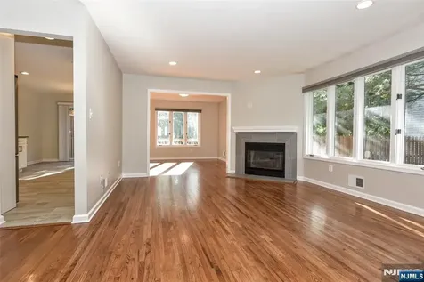 5 Hansen Place Wayne NJ 07470