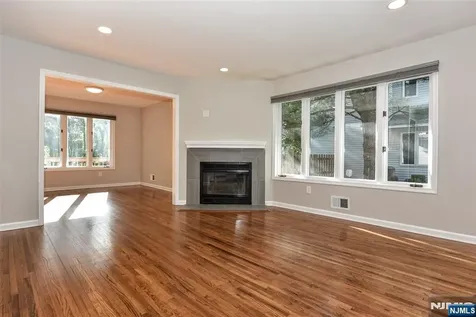 5 Hansen Place Wayne NJ 07470