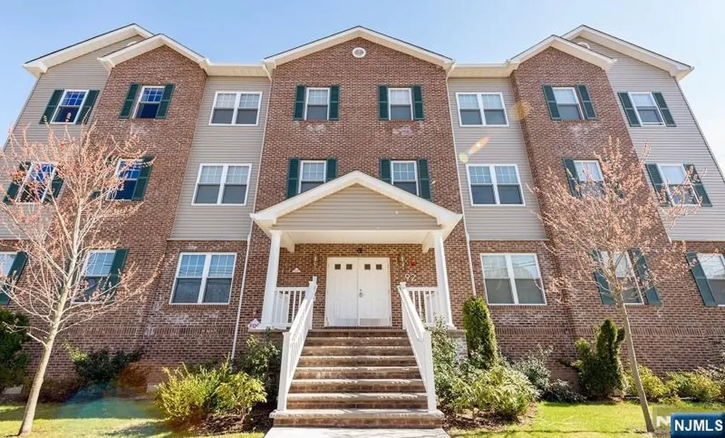 92 Willow Street Bloomfield NJ 07003