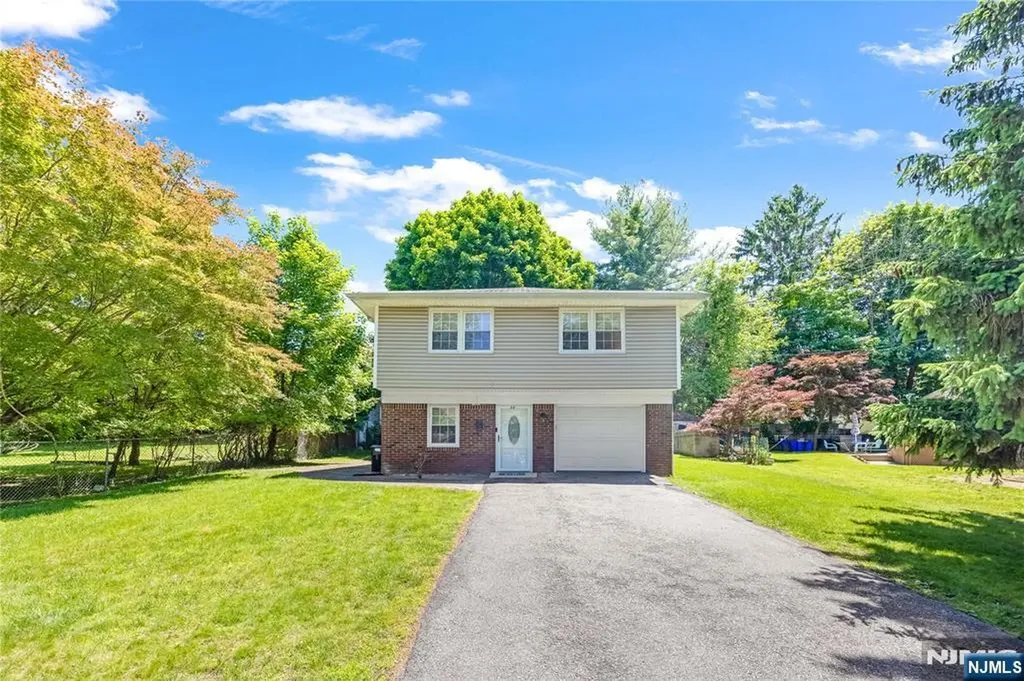 33 Mattocks Place Closter NJ 07624
