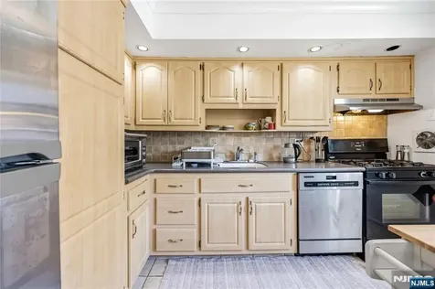 33 Mattocks Place Closter NJ 07624