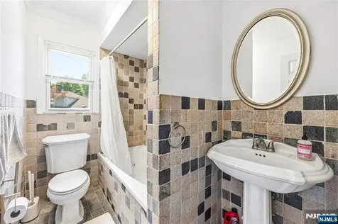 33 Mattocks Place Closter NJ 07624
