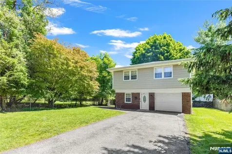 33 Mattocks Place Closter NJ 07624