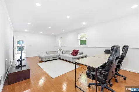 33 Mattocks Place Closter NJ 07624