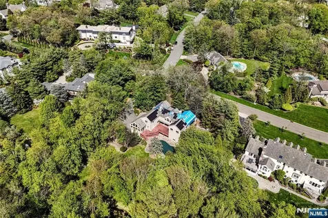962 Arapaho Trail Franklin Lakes NJ 07417
