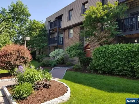 570 North Avenue Fort Lee NJ 07024