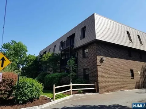 570 North Avenue Fort Lee NJ 07024