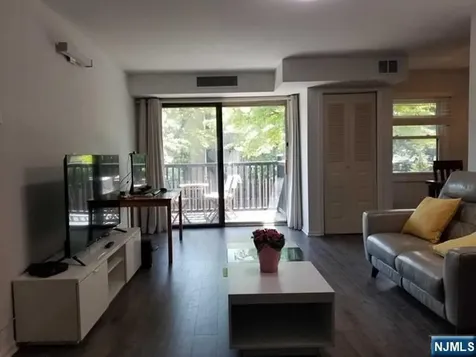 570 North Avenue Fort Lee NJ 07024