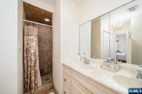214 Columbus Place Cliffside Park NJ 07010